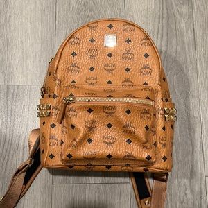 MCM STARK VISETOS BACKPACK MEDIUM